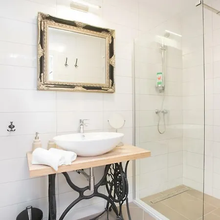 Teatro Apartment *