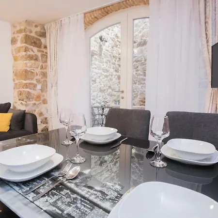 Teatro Apartment