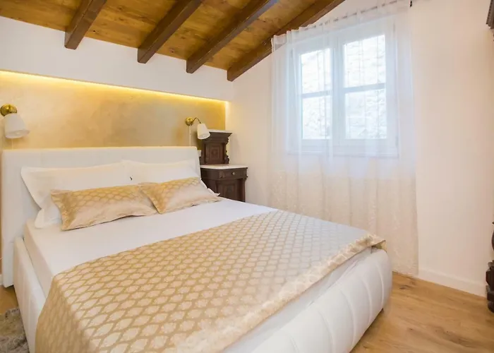 Teatro Apartament Szybenik